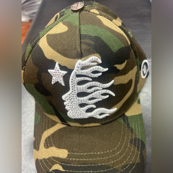 HELLSTAR Camo Rhinestone Logo Snapback Hat - Picture 5 of 11